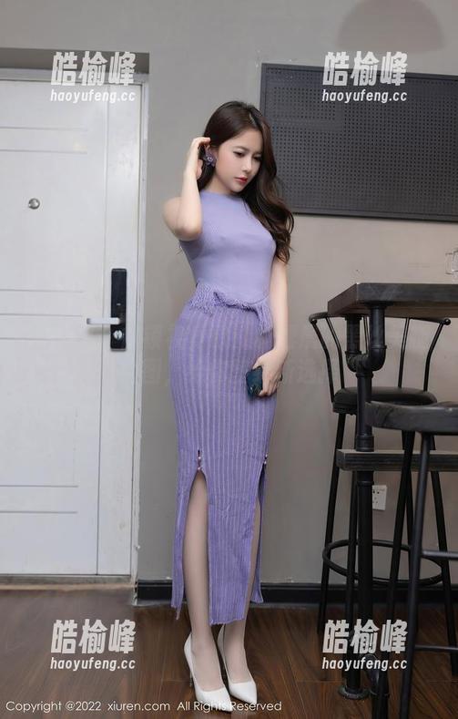 秀人网-杨晨晨 秀人网 - 解锁视觉欲:杨晨晨的黑丝美腿原图,给你壁纸新选择