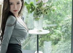 秀人网 - 王馨瑶yanni教室图集：别眨眼，抓住这个“学霸”瞬间！