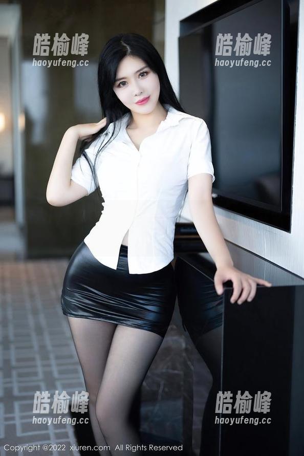 秀人网 - 水手服下的轻盈与梦想——软软酱图集大惊喜！