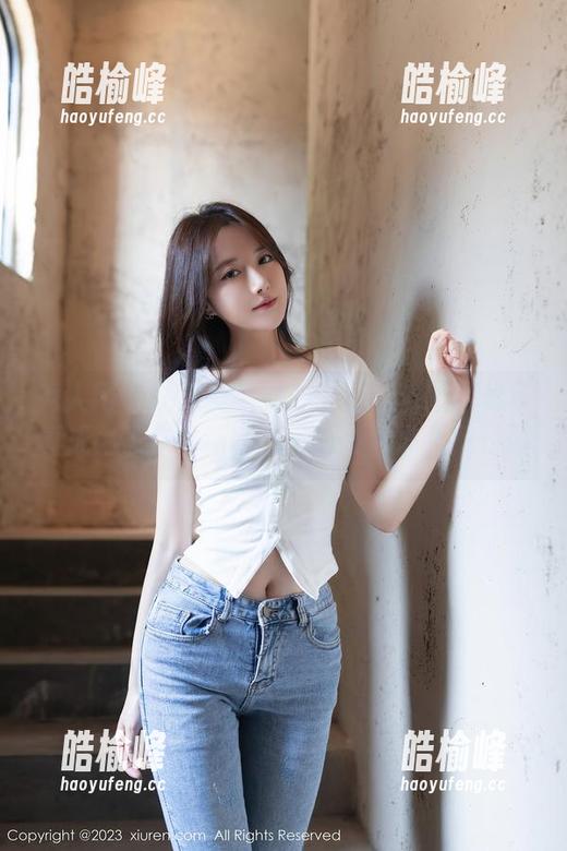 秀人网-龙泽美曦 秀人网 - 龙泽美曦的办公室:当图片和写真成为工作的新状态,总感觉哪儿不对劲