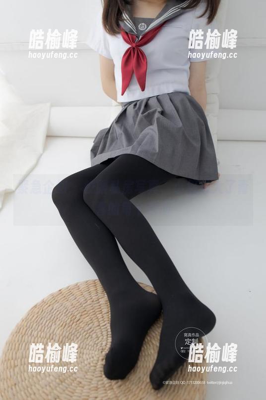 紧急企划 - 校服私房写真，小恩放大了青春的每个瞬间