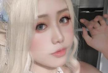 私房里的恶魔姐姐：芊川一笑MNK让你欲罢不能的图包！