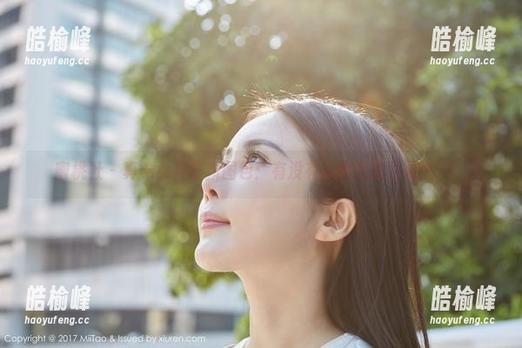 蜜桃社 - 真希女神最新图包：有没有人给我捂住眼睛啊！
