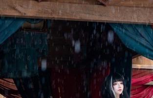 在阳光下绽放——贰加六的短裤高清写真集