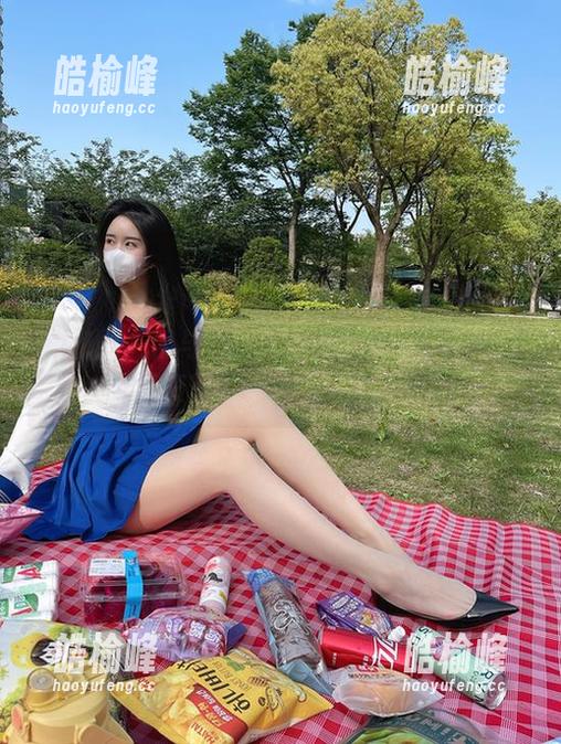 微密圈 - 黑与白：软妹小九九的壁纸合集，简直就是一场视觉小反叛！