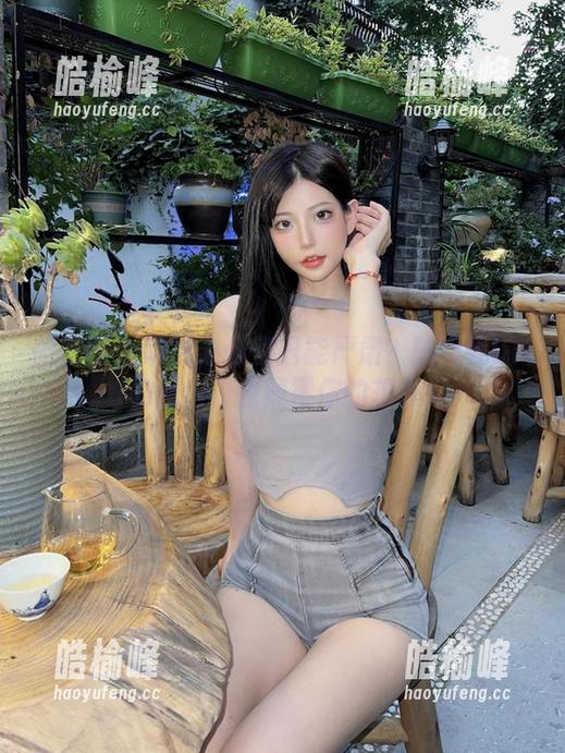 陈妮妮UNI 微密圈 - 谁说办公室只能严肃?陈妮妮UNI的图包资源颠覆你的想象!
