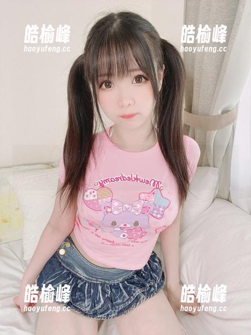 霜月shimo 探秘霜月shimo的JK写真:青春藏在细节里