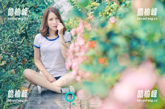 青豆客-谢忱倬 青豆客 - 谢忱倬御姐:图片中的微妙暗示,一定会让你反复回味