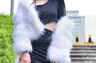 魔镜街拍：原图私房集，巴黎世家的黑丝诱惑到底有多强