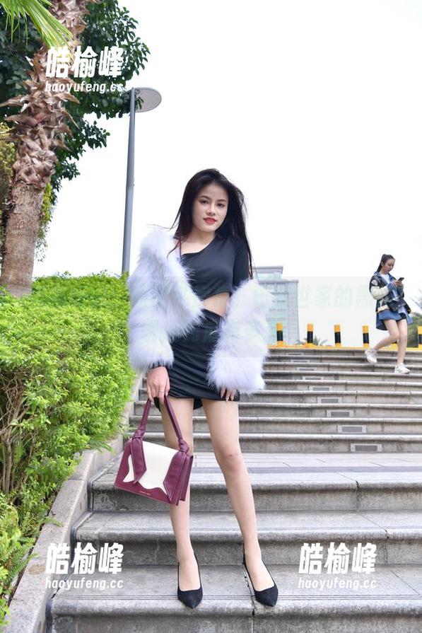 魔镜街拍：原图私房集，巴黎世家的黑丝诱惑到底有多强