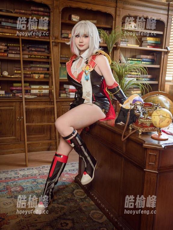 麻花麻花酱 麻花麻花酱巅峰之作:紫色泳装cos,惊艳夏日,恍若梦境般的存在!