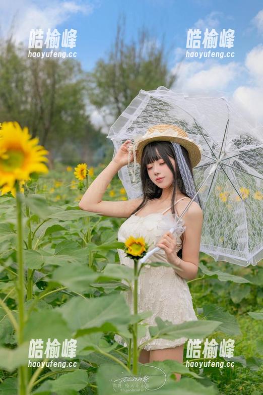 黏黏团子兔 黏黏团子兔海边梦幻套图:浪的节奏也不能挡我